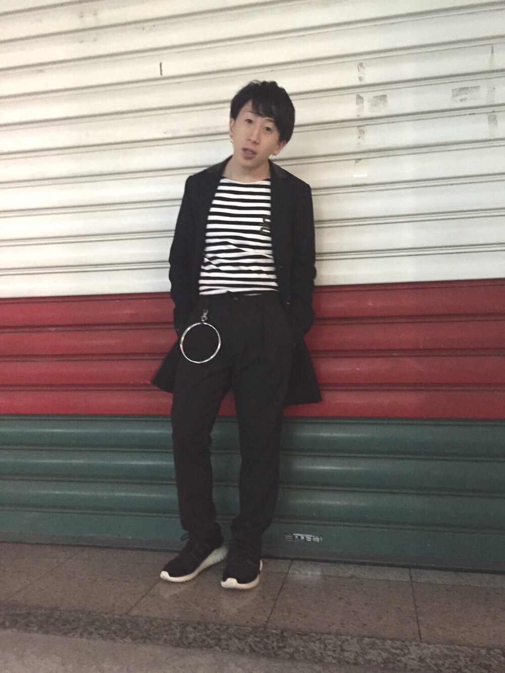 トレンチコートを使った「G-DRAGON」の人気ファッションコーディネート