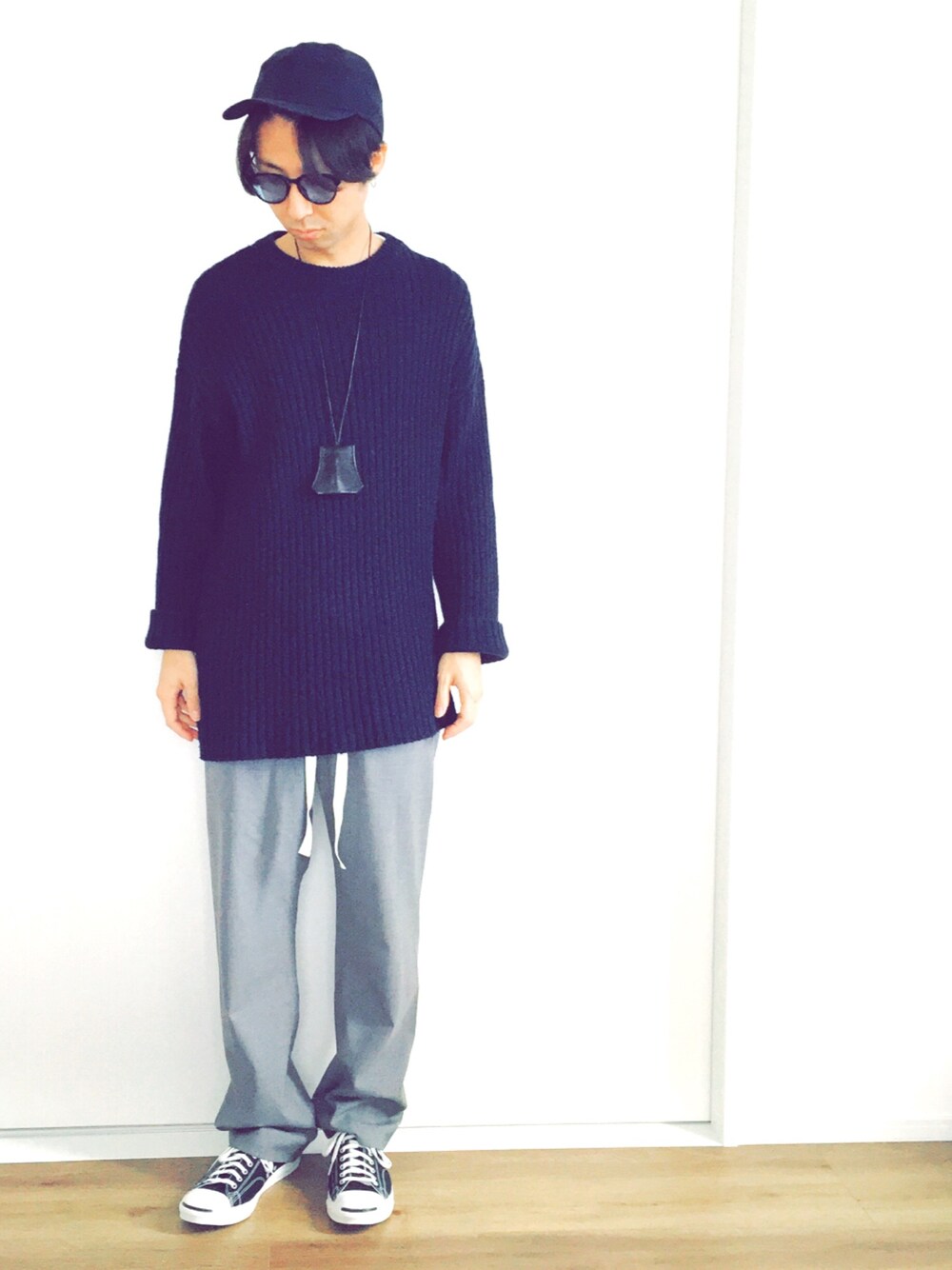 「秋のコーデ、スニーカー、ゆるコーデ」｜「SUNSEAのアイテム（キャップ、ブルー系）」を使った、TAKAさん（メンズ・175cm）の秋コーディネートの1枚目の写真