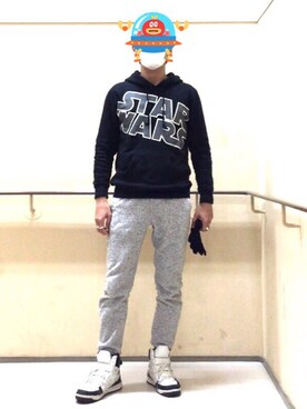 「star warsのアイテム（パーカー、ブラック系）」を使った、kenkenさん（メンズ・175cm）の冬コーディネート