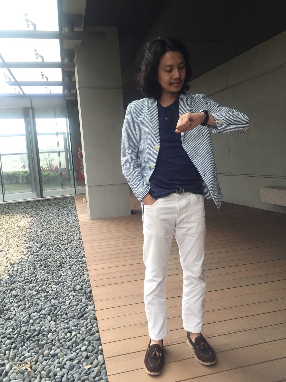 「Timberland、esprit、UNIQLO、URBAN RESEARCH」｜「URBAN RESEARCHのアイテム（ジャケット/アウター、その他）」を使った、MattChungさん（メンズ・170cm）の春コーディネートの1枚目の写真