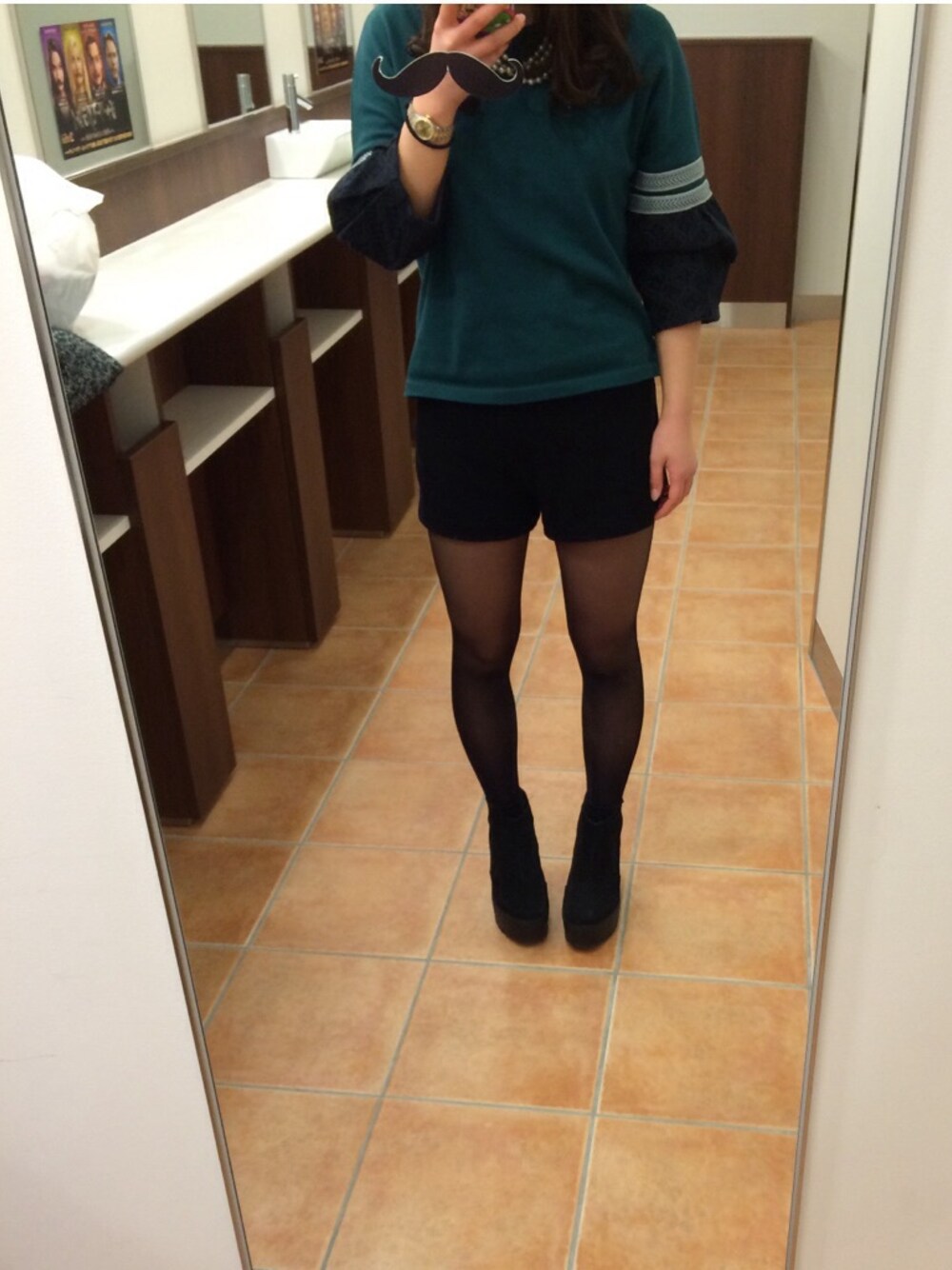 「Another Edition、moussy、united arrows、梅田、大阪、映画、ootd、outfit」｜「Another Editionのアイテム（スウェット、グリーン系）」を使った、hxxxxxさん（レディース・151cm）の冬コーディネートの1枚目の写真