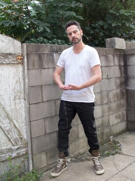 「DRKSHDW by RICK OWENS（ダークシャドウ バイ リックオウエンス）のアイテム（デニムパンツ）」を使った、Mason Kraneさん（メンズ・183cm）の秋コーディネート