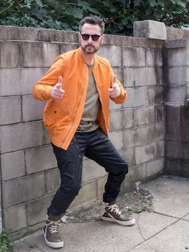 「DRKSHDW by RICK OWENS（ダークシャドウ バイ リックオウエンス）のアイテム（ミリタリージャケット）」を使った、Mason Kraneさん（メンズ・183cm）の秋コーディネート