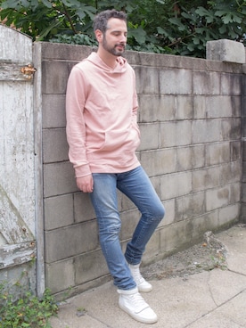 「TOPMAN（トップマン）のアイテム（パーカー）」を使った、Mason Kraneさん（メンズ・183cm）の秋コーディネート