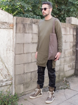 「DRKSHDW by RICK OWENS（ダークシャドウ バイ リックオウエンス）のアイテム（デニムパンツ）」を使った、Mason Kraneさん（メンズ・183cm）の秋コーディネート