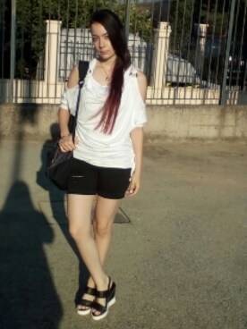 「pointのアイテム」を使った、Lina Ksiniさん（レディース・160cm）の秋コーディネート