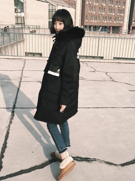 「UGG（アグ）のアイテム（アクセサリー）」を使った、ZiLing_Wangさん（レディース・178cm）の冬コーディネート