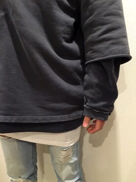 「ADYN（エーディーワイエヌ）のアイテム（Tシャツ/カットソー）」を使った、レイザーラモンHGさん（メンズ・185cm）の冬コーディネート