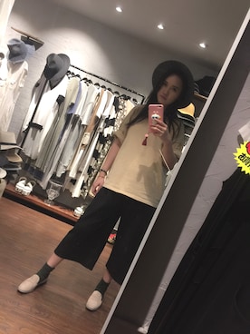「アイテム（バレエシューズ）」を使った、黄大王是山大王さん（レディース・171cm・20代）の秋コーディネート