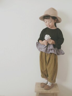 「ぺプラムトップス」｜「アイテム（おもちゃ）」を使った、yuuuさん（キッズ・90cm）の秋コーディネート