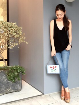 「LI HUA（リーファー）のスキニーデニムパンツ（デニムパンツ）」を使った、SAKI TAKAYAMAさん（レディース・164cm）の春コーディネート
