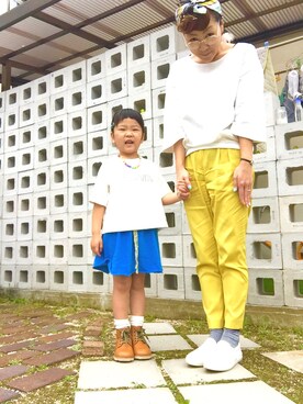 「FITH（フィス）のアイテム（スカート）」を使った、よつばと葉さん（キッズ・100cm）の春コーディネート