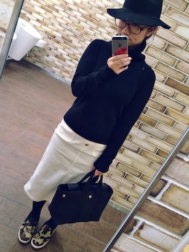 「黒タートルネック」｜「アイテム（その他シューズ）」を使った、ナオ◡̈さん（レディース・152cm）の春コーディネート