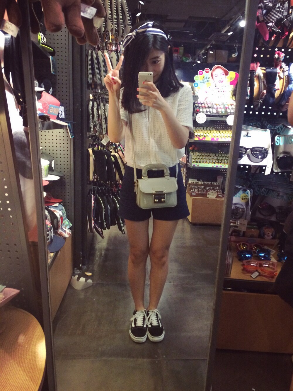 「VANSのアイテム（スニーカー、ブラック系）」を使った、啊冯姐姐さん（レディース・158cm）の夏コーディネートの1枚目の写真