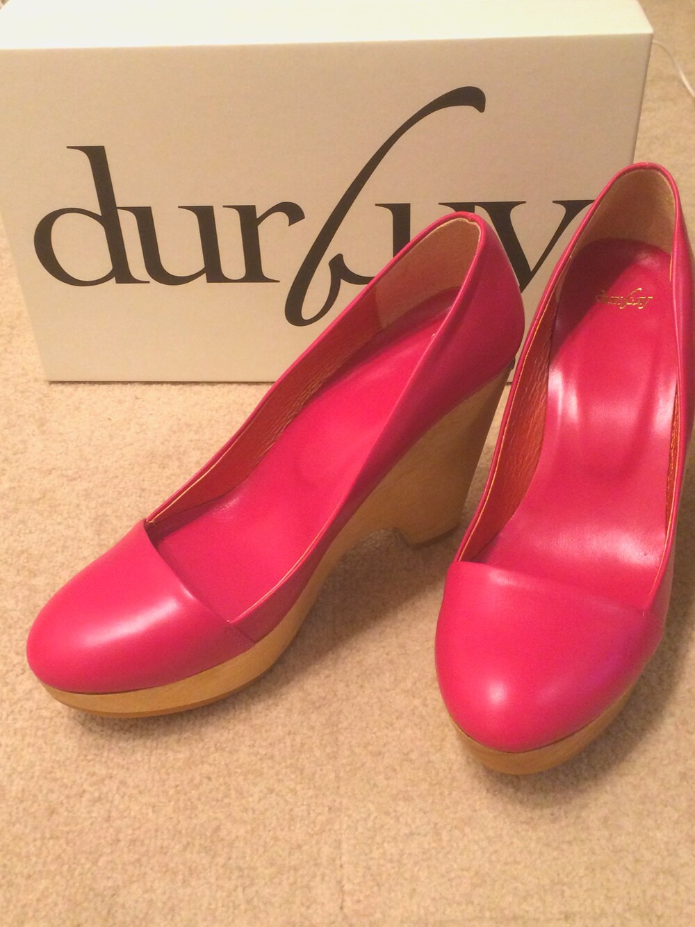 「durbuy、pink、パンプス」｜「durbuyのアイテム（パンプス、ピンク系）」を使った、kinako.さん（レディース・164cm）の冬コーディネートの1枚目の写真