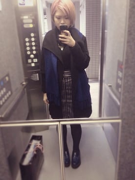 「ブルー×ブラック」｜「アイテム（チェスターコート）」を使った、MLCさん（レディース・158cm）の冬コーディネート
