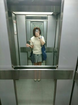 「UNIQLO Tシャツ」｜「アイテム（スカート）」を使った、allisonさん（レディース・165cm）の夏コーディネート