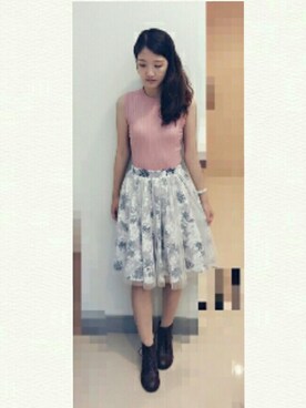 「LOVFEE（ラッフィ）のアイテム（スカート）」を使った、Ninaさん（レディース・160cm）の秋コーディネート