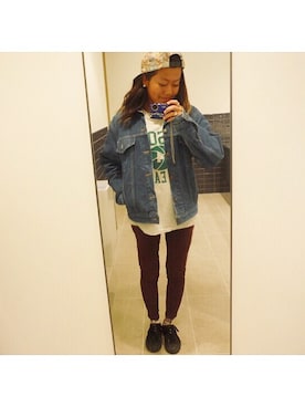 「アイテム（デニムパンツ、レッド系）」を使った、Mai Shigenoさん（レディース・162cm）の春コーディネート