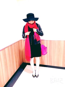 「白タイツ」｜「アイテム（ライダースジャケット）」を使った、mariko さん（レディース・159cm）の春コーディネート