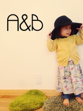 「はだし」｜「アイテム（ワンピース/ドレス）」を使った、A&Bさん（キッズ・90cm）の春コーディネート
