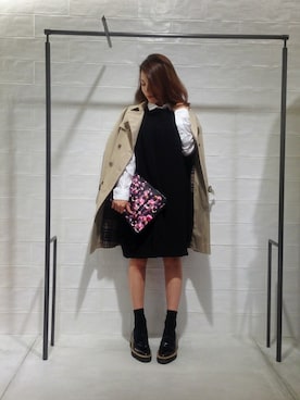 「黒ワンピ」｜「アイテム（トレンチコート）」を使った、megさん（レディース・155cm）の秋コーディネート