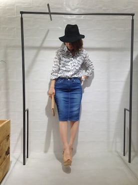 「アイテム（クラッチバッグ）」を使った、megさん（レディース・155cm）の春コーディネート