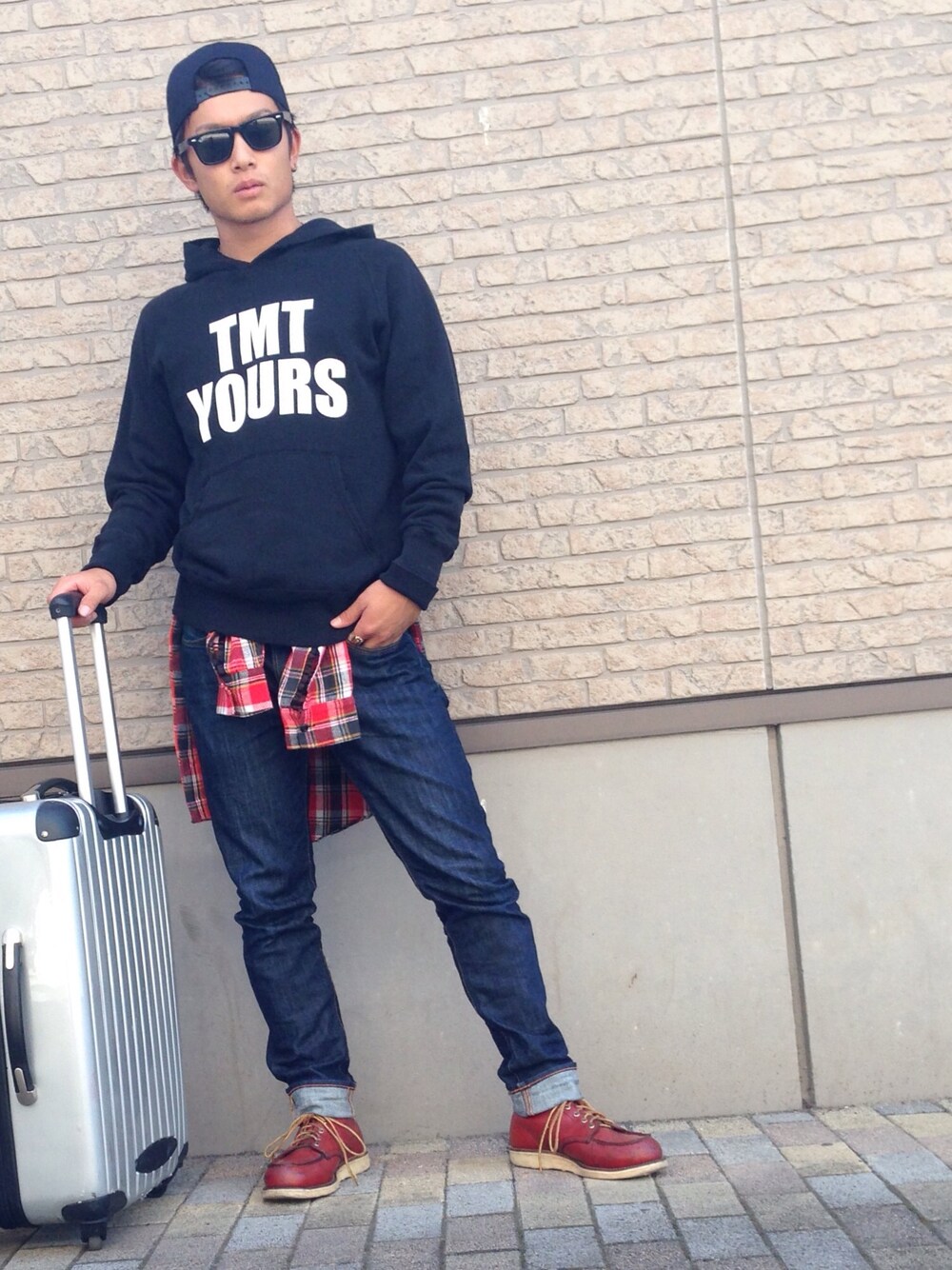 「TMT、united arrows、challenger、RED WING、パーカー、チェックシャツ、キャップ、秋コーデ、帰省」｜「CHALLENGERのアイテム（キャップ、ブラック系）」を使った、けいさん（メンズ・172cm）の秋コーディネートの1枚目の写真