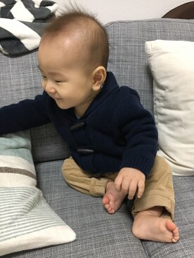 「OLD NAVY（オールドネイビー）のアイテム（ニット/セーター、ブルー系）」を使った、ryo_toさん（キッズ・70cm）の冬コーディネート