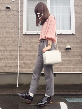 「グレーパンツ」｜こんちゃんさん（レディース・160cm）の冬コーディネート