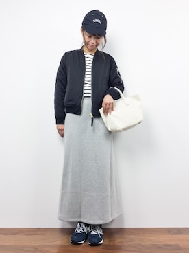 「マキシスカート」｜「アイテム（MA-1）」を使った、tomoyoさん（レディース・159cm）の秋コーディネート