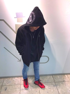 「UNIQLO（ユニクロ）のWOMEN ウルトラストレッチジーンズ（デニムパンツ）」を使った、橋本 賢祐さん（メンズ・160cm）の秋コーディネート