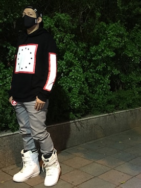 「アイテム（デニムパンツ、シルバー系）」を使った、Jumperさん（メンズ・180cm）の冬コーディネート