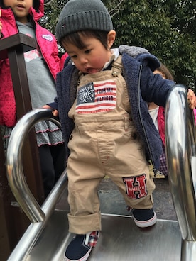 「TOMMY HILFIGER（トミーヒルフィガー）のアイテム（オールインワン・サロペット）」を使った、ゆうさん（キッズ・90cm）の冬コーディネート