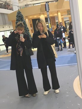 「MONKI（モンキ）のアイテム（マフラー）」を使った、舒亦岸さん（レディース・168cm）の秋コーディネート