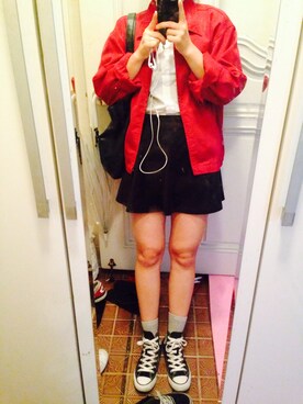 「CONVERSE（コンバース）のアイテム（スニーカー、ブラック系）」を使った、박나영さん（レディース・156cm）の夏コーディネート