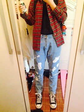 「CONVERSE（コンバース）のアイテム（スニーカー、ブラック系）」を使った、박나영さん（レディース・156cm）の夏コーディネート
