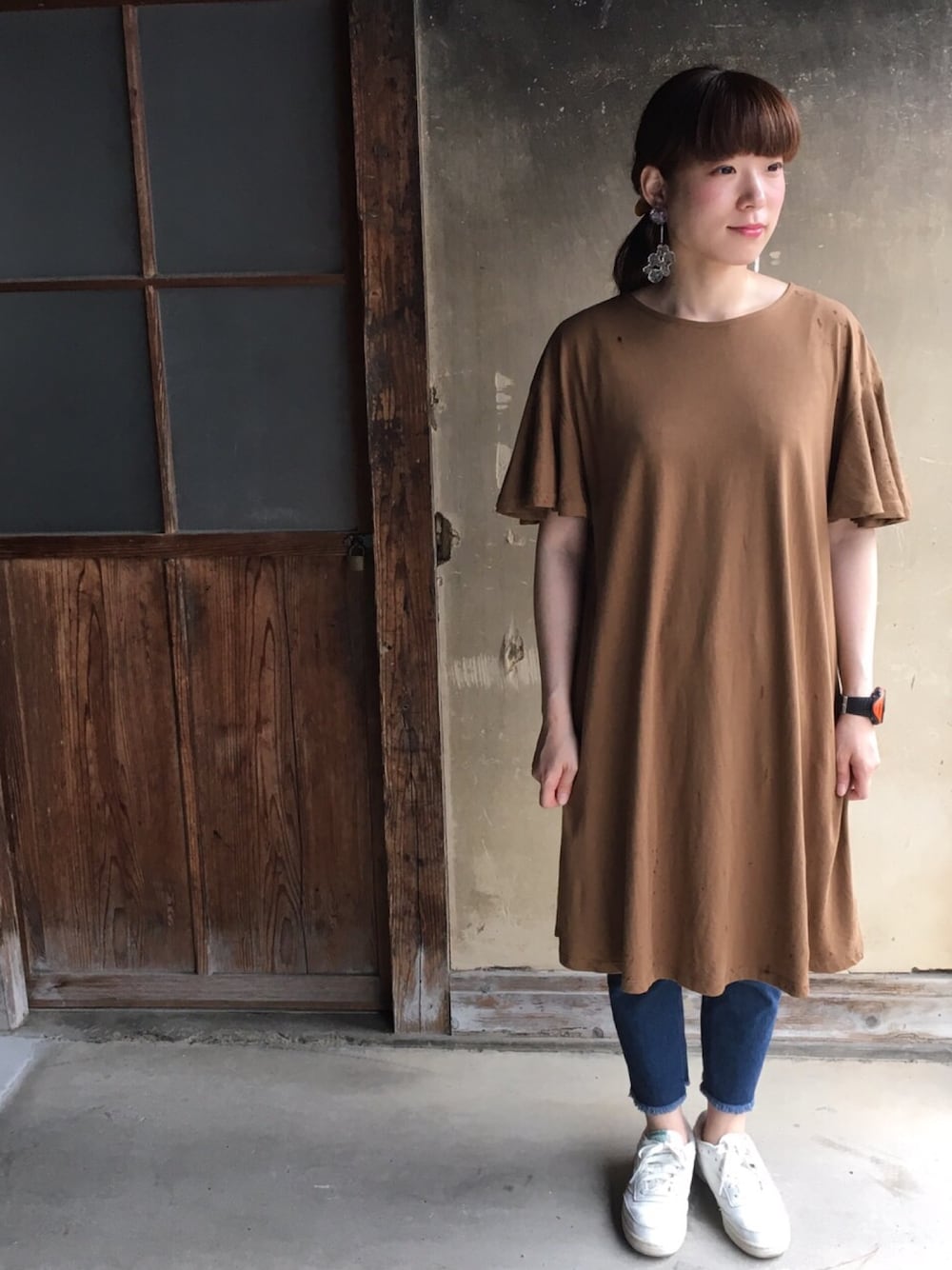 「Kastane、reebok、スント」｜「Kastaneのアイテム（ワンピース、ブラウン系）」を使った、たなか。さん（レディース・156cm）の夏コーディネートの1枚目の写真