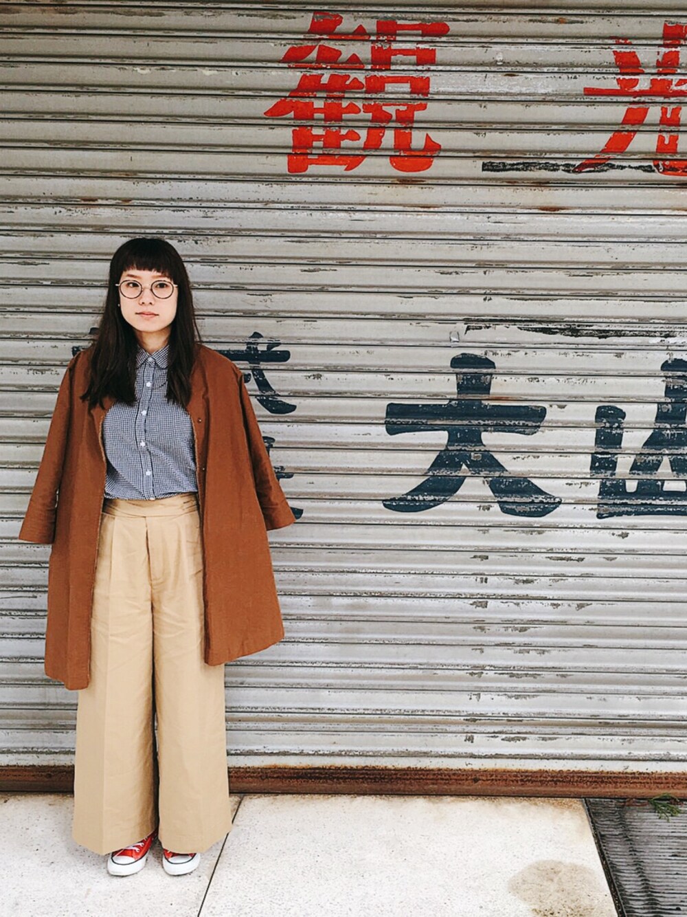 「ZOFF、チノパン、CHILD WOMAN、converse」｜「Zoffのアイテム（メガネ、ブラウン系）」を使った、たなか。さん（レディース・156cm）の秋コーディネートの1枚目の写真