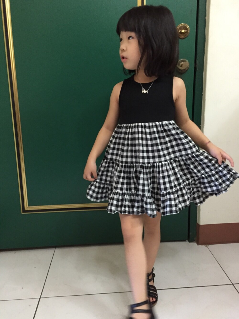 「korea、kids、5歲」｜「韓國のアイテム（チュニック、ブラック系）」を使った、MiaQさん（キッズ・100cm）の夏コーディネートの1枚目の写真