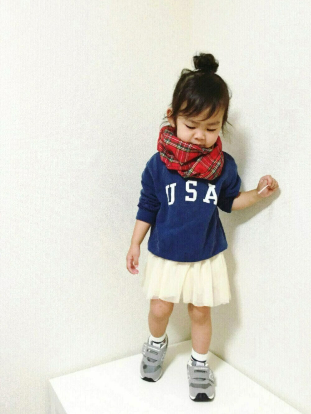 「キッズ、女の子、2歳、ABC-MART、チュールスカート、スニーカー、景樹にハロウィン2016　後夜祭、HALLOWEEN2016、WEAR HALLOWEEN 2016」｜「RALPH LAURENのアイテム（スウェット、ブルー系）」を使った、Nana‎٭¨̮❼さん（キッズ・90cm）の秋コーディネートの1枚目の写真