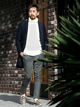 「パイソン柄」｜「アイテム（ステンカラーコート）」を使った、nano・universe men's　STAFF 03さん（メンズ・182cm）の冬コーディネート