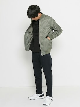 「SENSE OF PLACE by URBAN RESEARCH（センスオブプレイスバイアーバンリサーチ）のアイテム（MA-1）」を使った、SENSE OF PLACE ONLINE STOREさん（メンズ・177cm）の秋コーディネート