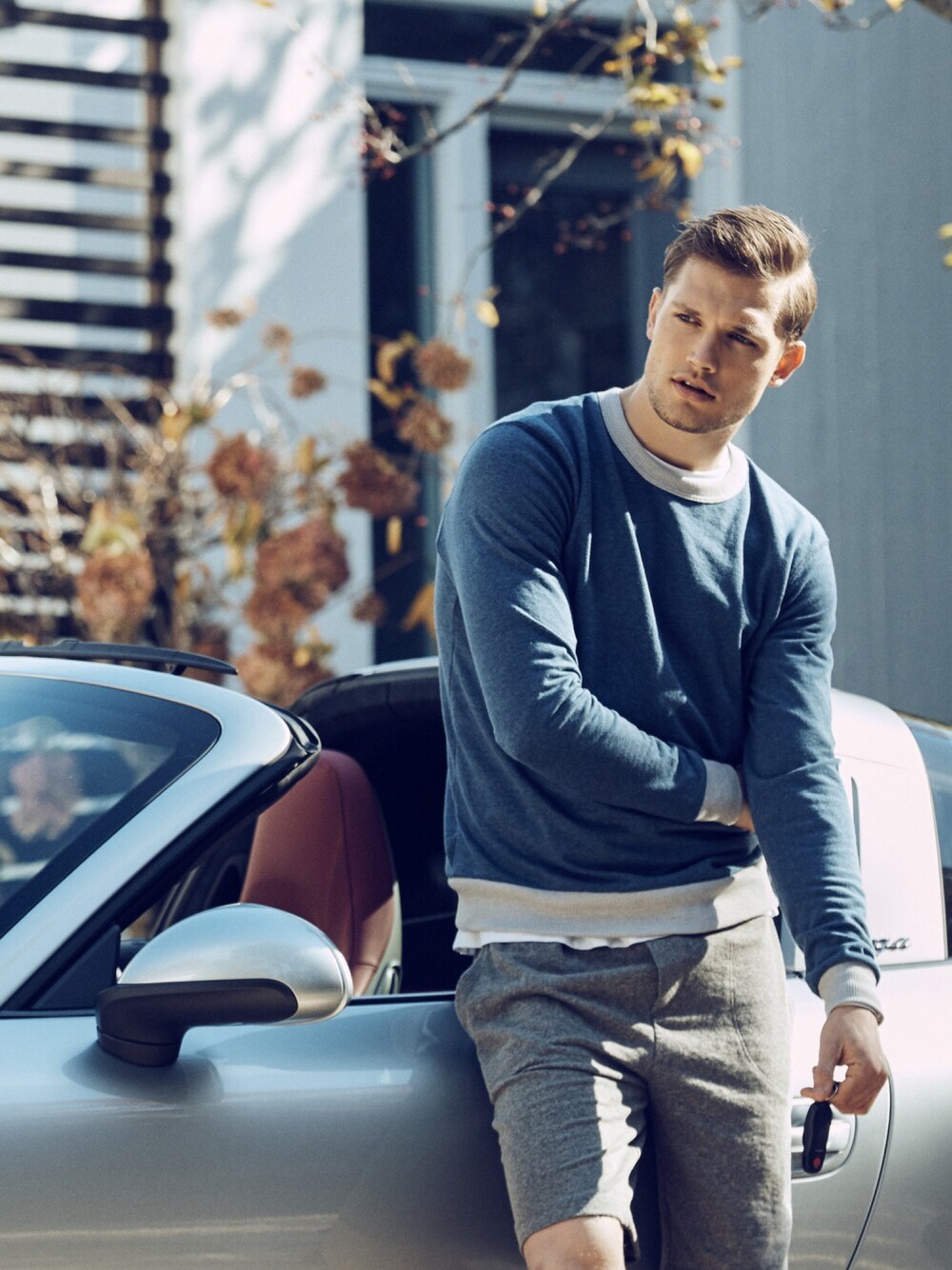 「sweatshirt、indigo、men、menswear、summer、luxury、casual、HAMPTONS、beach style、blue」｜「Takuya Duncanの Our Cove Ringer Sweatshirt evolves the classic to a modern interpretation. The versatile light-weight French Terry makes it a perfect style for on or off the beach!（スウェット、ブルー系）」を使った、takuyaduncanさん（メンズ・188cm）の夏コーディネートの1枚目の写真