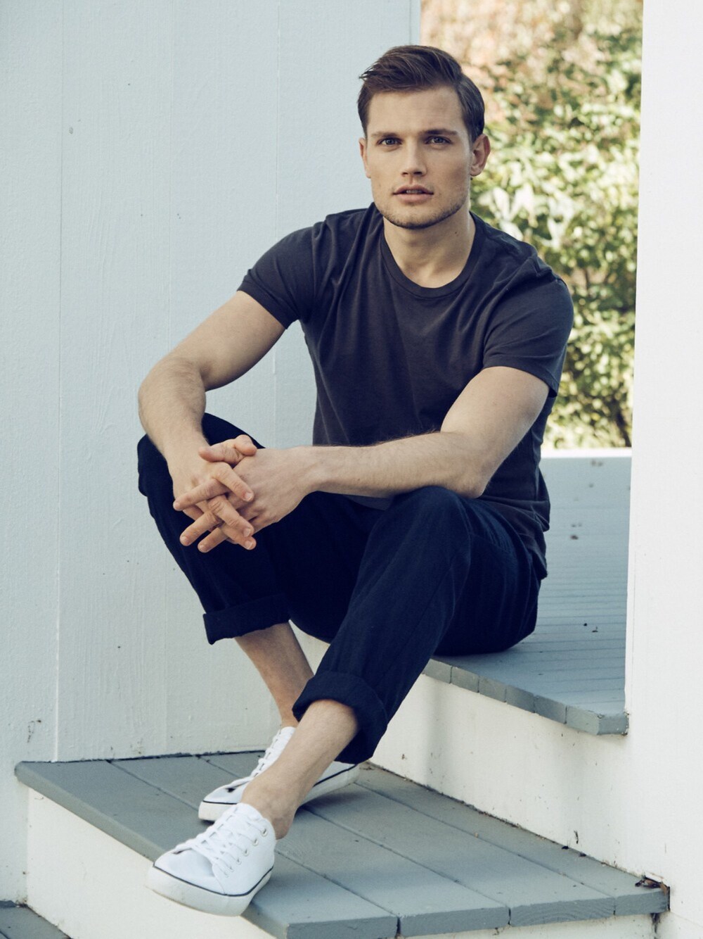 「summer、Tshirts、menswear、men、mens fashion、pants、outfit、beach style、premium label、HAMPTONS」｜「Takuya DuncanのOur signature Montauk Pant in solid navy is a modern take on the classic Japanese worker pant; sourced from a traditional kimono factory in Japan and has a dry, lightweight ultra comfortable feel. （その他パンツ、ブルー系）」を使った、takuyaduncanさん（メンズ・188cm）の夏コーディネートの1枚目の写真