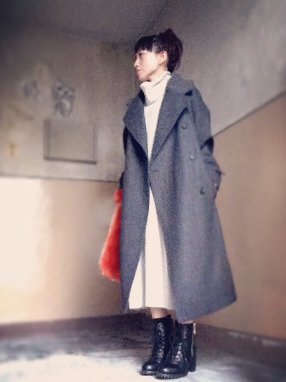 「simple、ootd、休日スタイル、タートルネック、ニットワンピース、KBF、暗黒同盟」｜「KBFのKBF ワイドPコート（ピーコート、グレー系）」を使った、Minatch 【NOIR】さん（レディース・147cm）の冬コーディネートの1枚目の写真