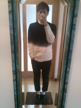 「グラデーションニット」｜「アイテム（ソックス/靴下）」を使った、ジュンさん（メンズ・178cm）の冬コーディネート