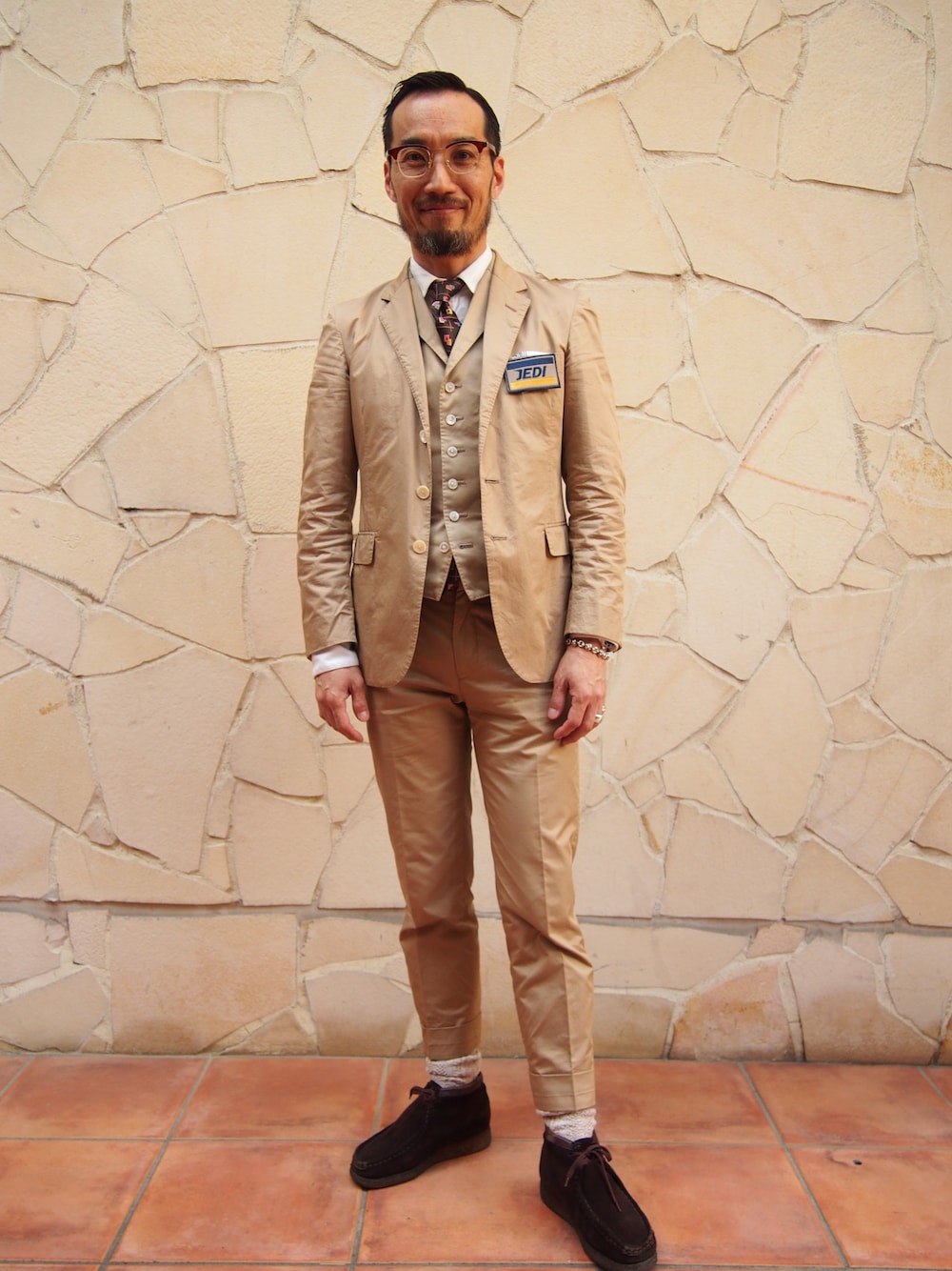 「District、beige、jedi」｜「DistrictのWASHED COTTON POPLIN SUIT（セットアップ、ベージュ系）」を使った、ShinjiJediMoriyamaさん（メンズ・168cm）の春コーディネートの1枚目の写真