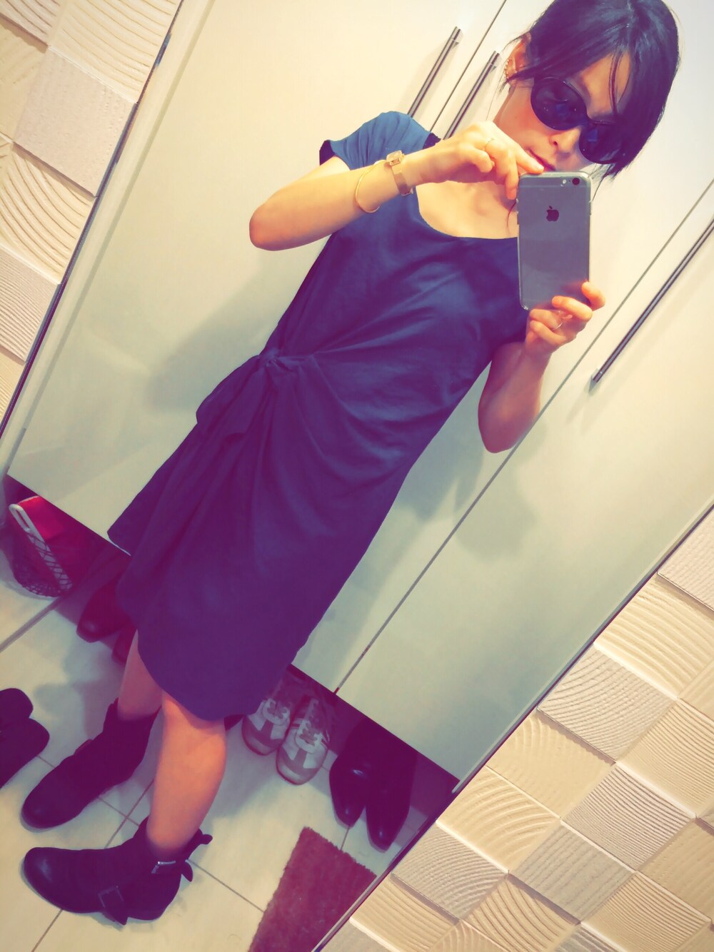 「シンプル、職場、美容室、ワンピース、ショートブーツ」｜「Petit Maisonのアイテム（ワンピース、グリーン系）」を使った、yuko konoさん（レディース・152cm）の秋コーディネートの1枚目の写真