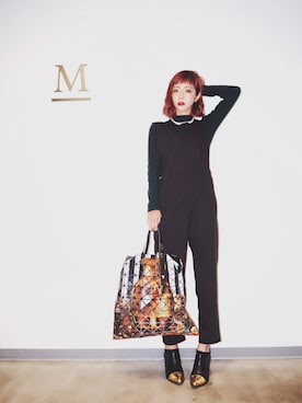 「MURUA（ムルーア）のアイテム（オールインワン・サロペット）」を使った、荻原桃子さん（レディース・161cm）の冬コーディネート